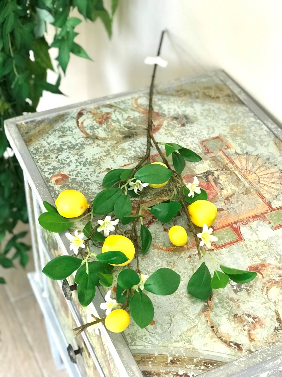 Штучний  Лимон Гілка з листям