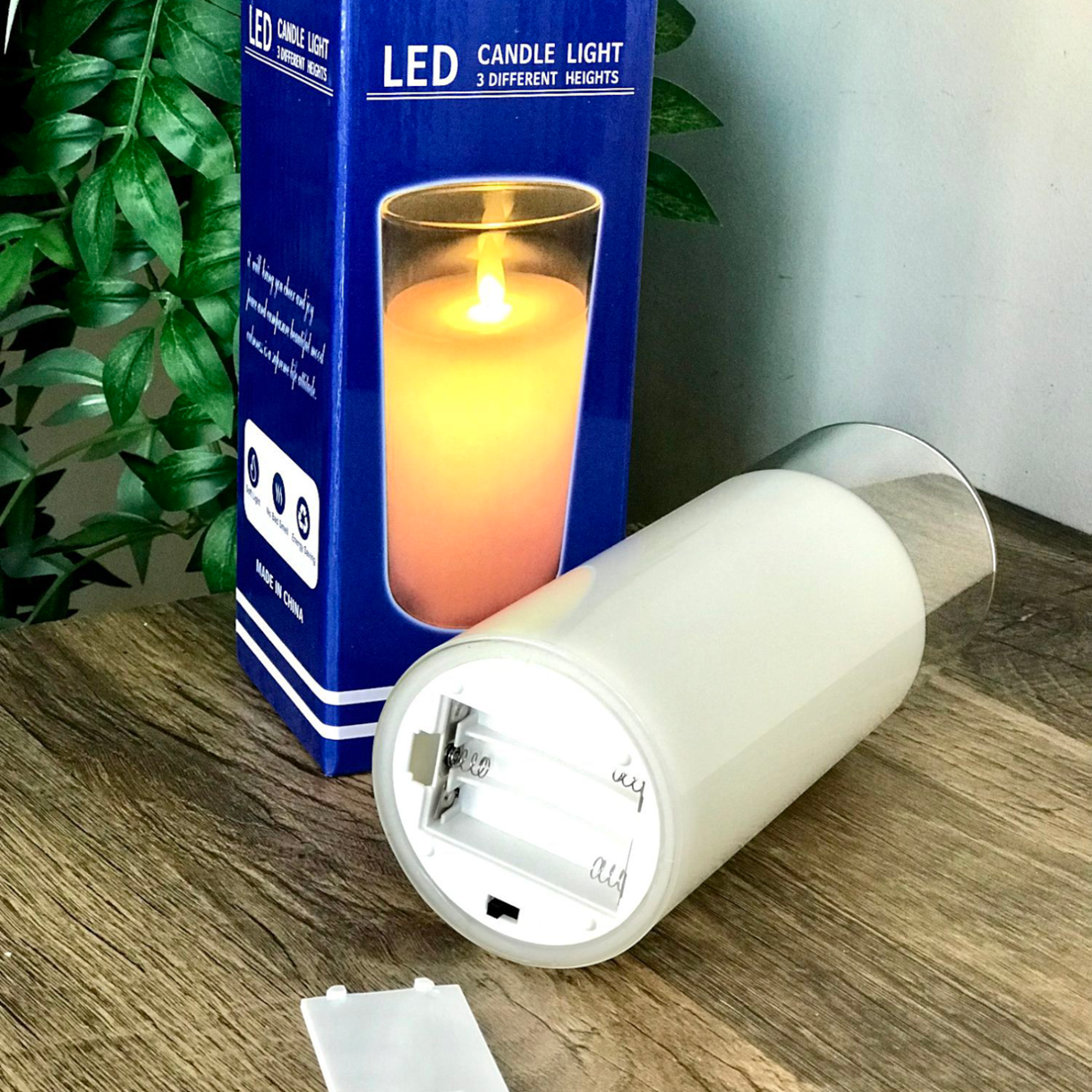 Свічка LED В Склі з рухом на батарейках Біла мала 15*7,5см